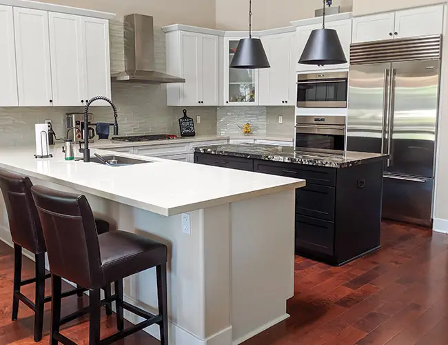 Updated kitchen cabinets in a Scottsdale Arizona home installed by Superior Stone & Cabinet