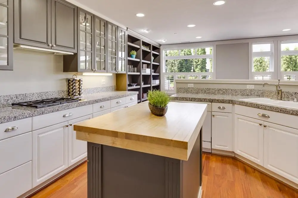 Cleaning granite countertops