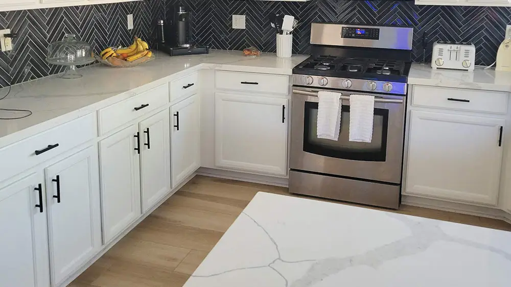 Calacatta Gavardo Quartz in Kitchen