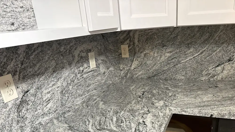 White Wave Granite Kitchen Countertop 2