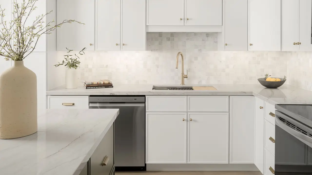 Workstation Sink in Kitchen WRD3219S