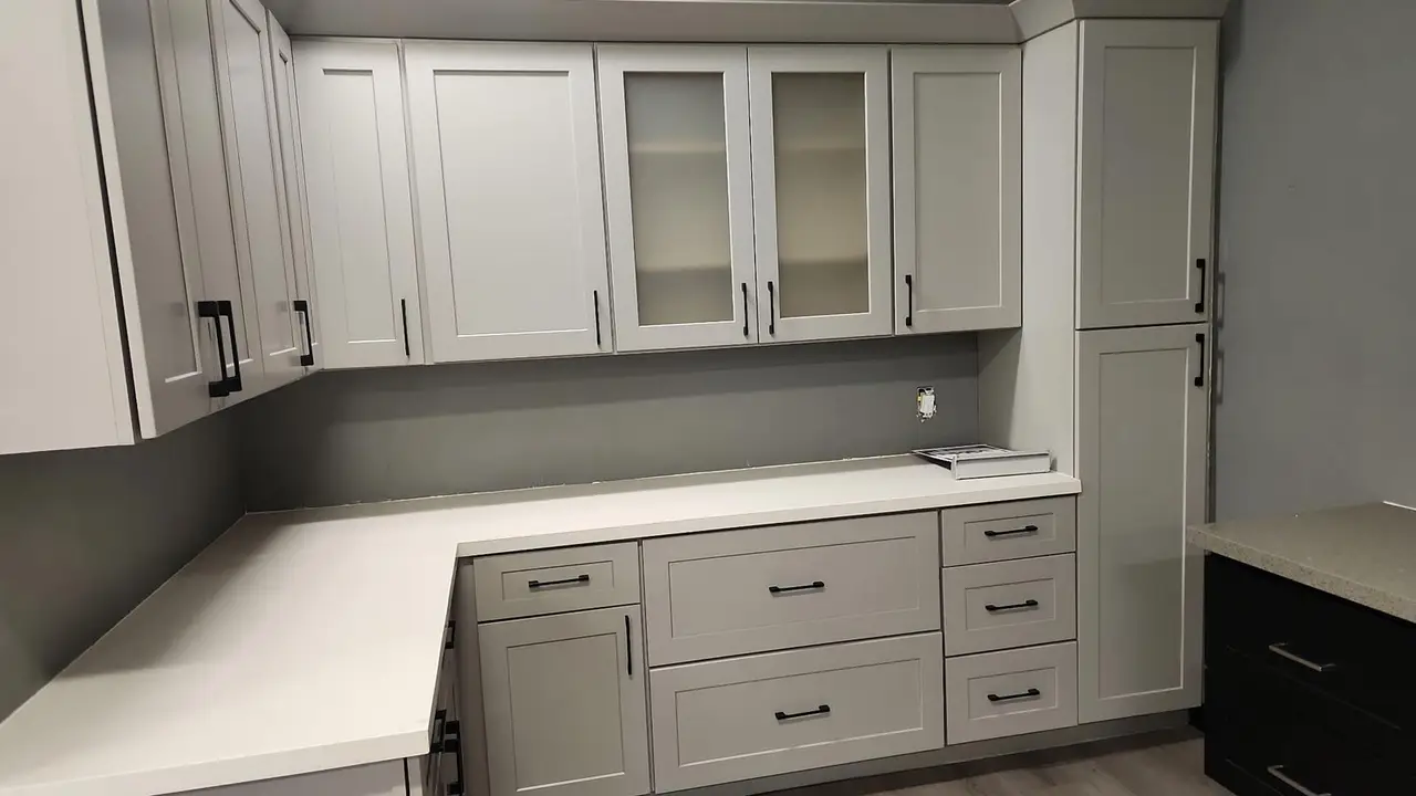 Superior Cabinets Full kitchen white