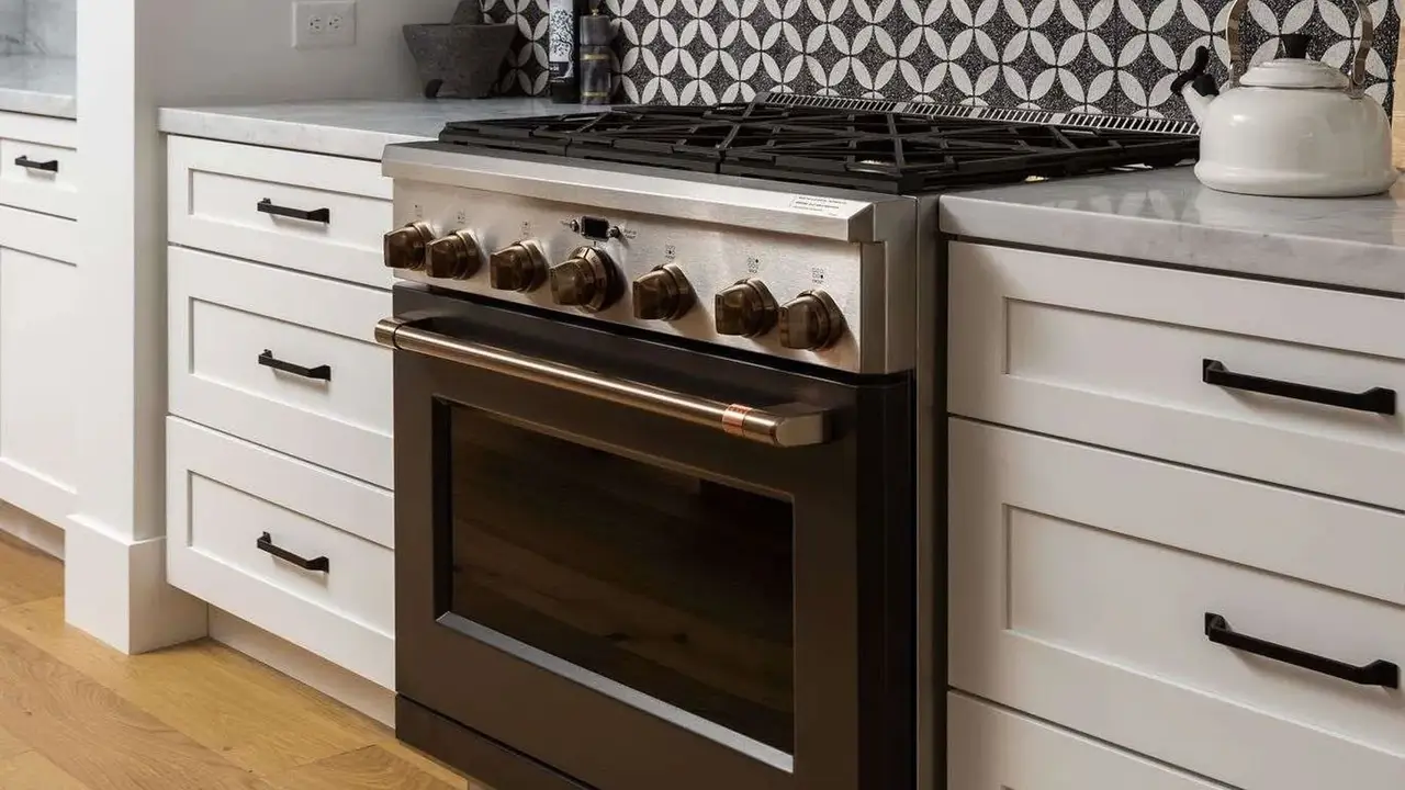Shaker White SOLLiD Kitchen 2