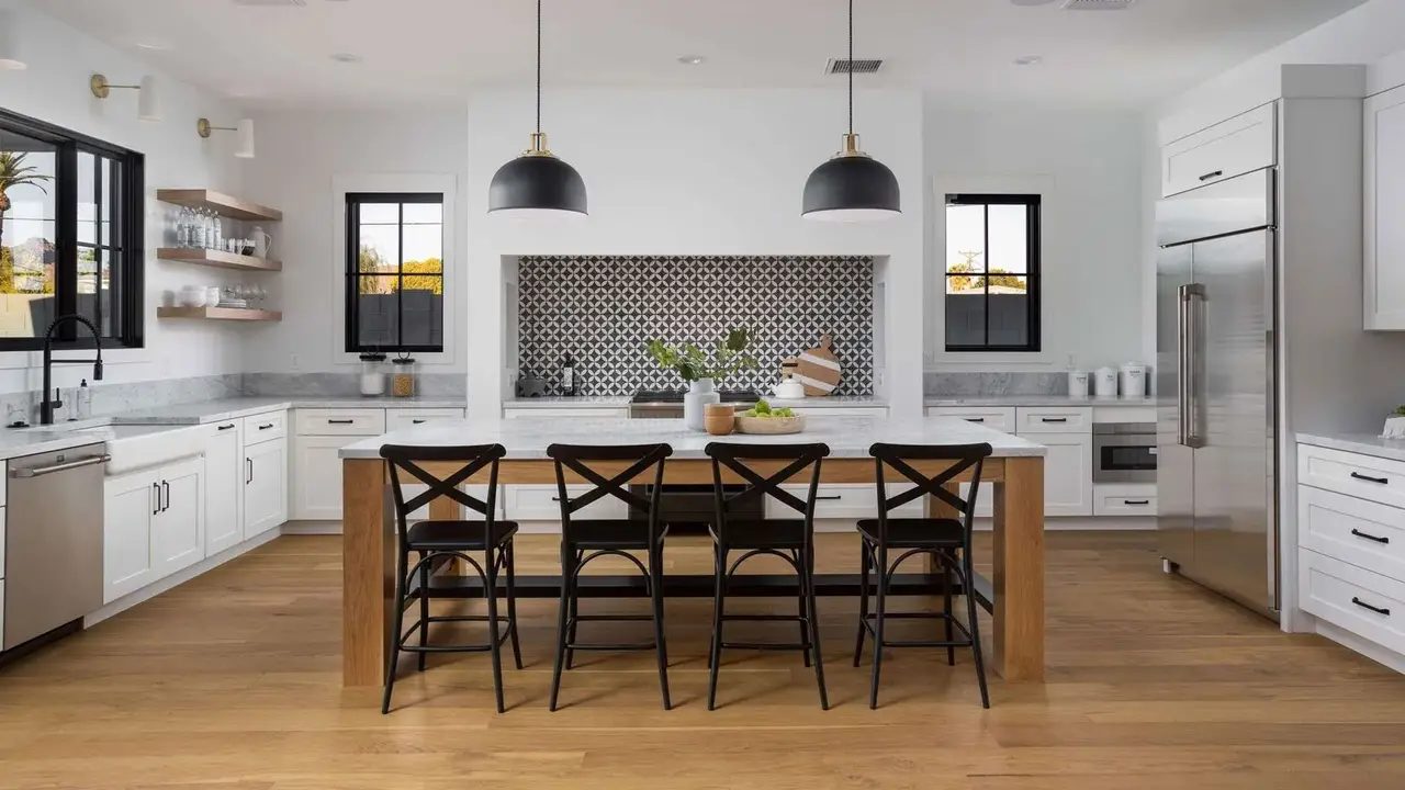 Shaker White SOLLiD Kitchen