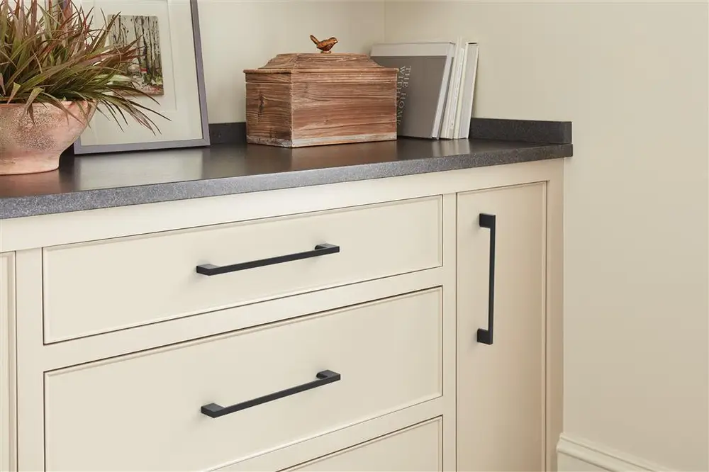 Black Hardware pulls from Amerock.
